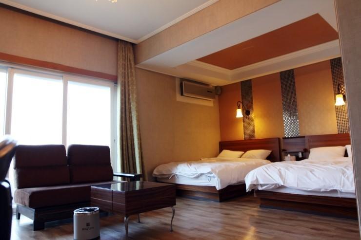 Zenith Hotel Борьонг Екстериор снимка