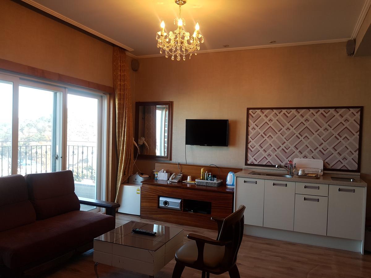 Zenith Hotel Борьонг Екстериор снимка